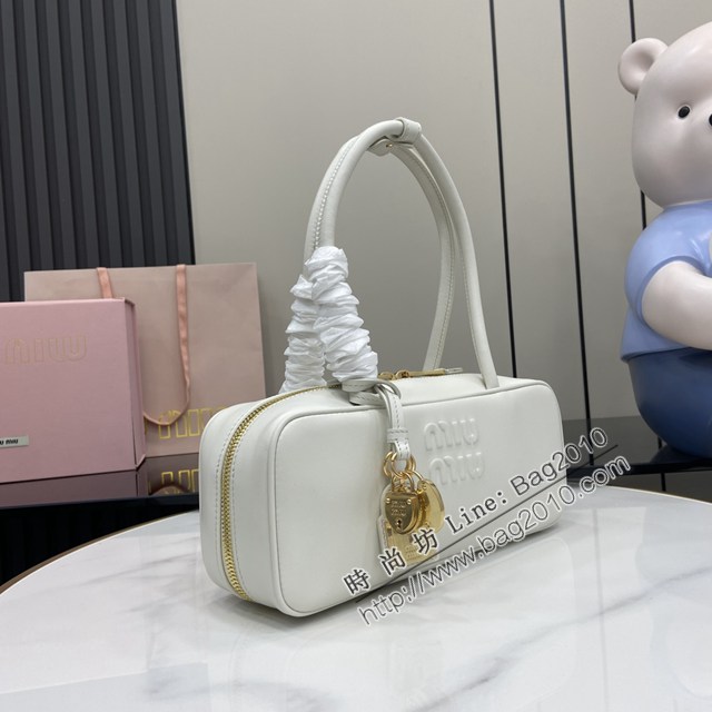 MIU MIU專櫃繆繆最新款Beau手袋原廠皮手提肩背包 jh2747型號：5BB173